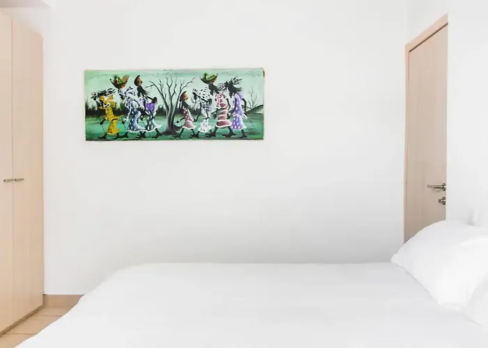 J607 - 2bdr - 1bth Apartamento